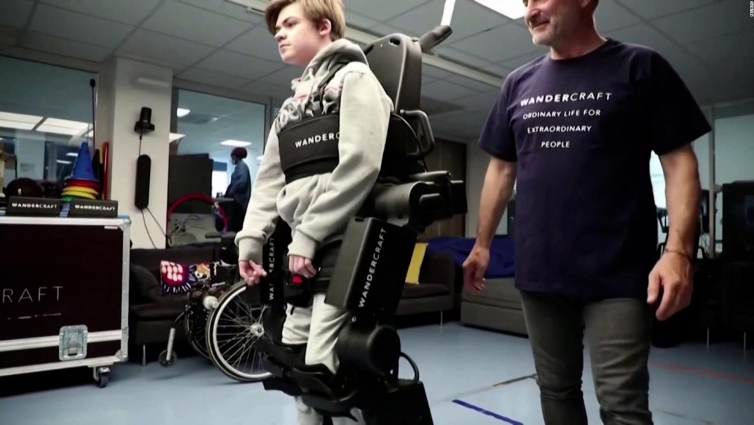 Nuevo exoesqueleto permite a los pacientes volver a caminar