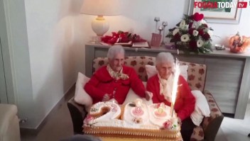Gemelas italianas celebran su cumpleaños número 100