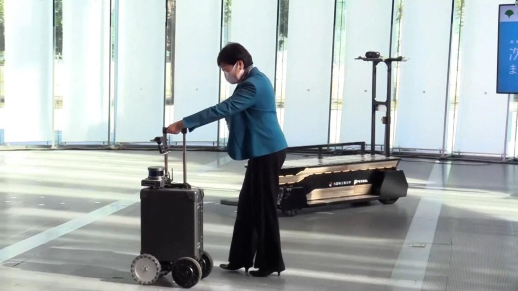 This suitcase with artificial intelligence could assist blind people