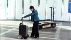 Esta maleta con inteligencia artificial podría asistir a personas ciegas
