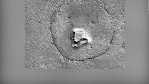 NASA fotografía una formación rocosa en Marte que parece un oso