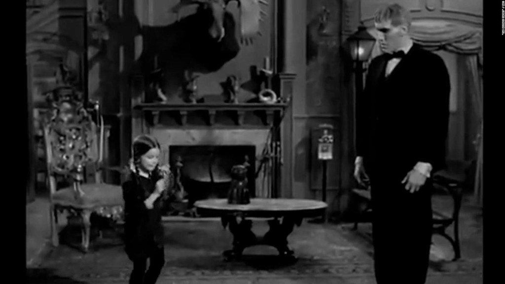 Mira bailar a Lisa Loring, la primera actriz en interpretar a Wednesday Addams
