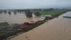 Tren descarrila a causa de las graves inundaciones en Nueva Zelandia