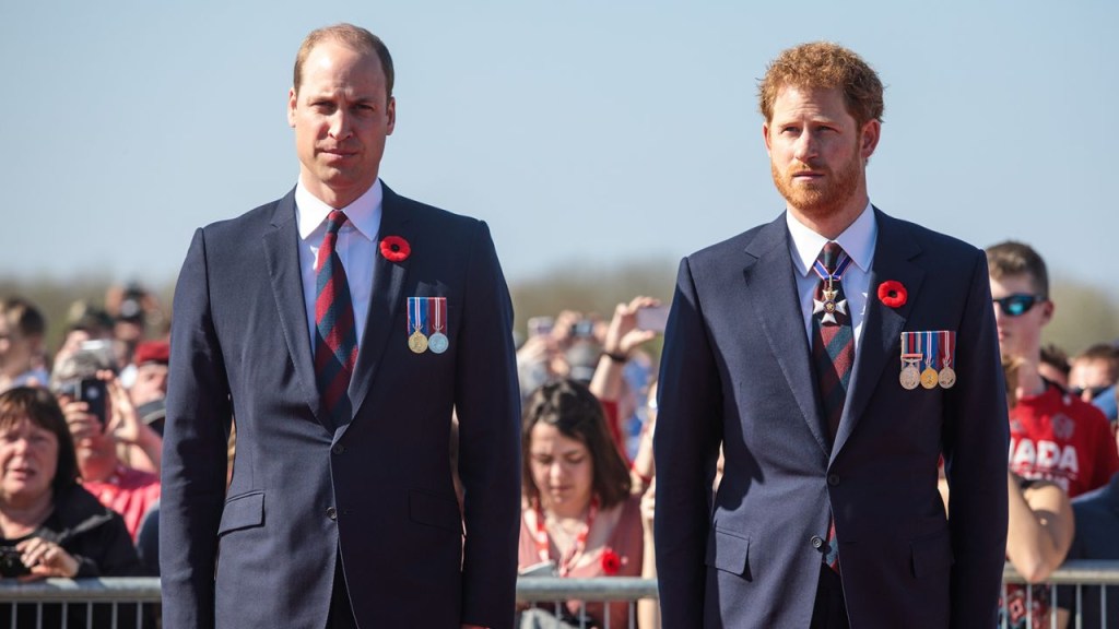 El príncipe Harry alega que William lo atacó físicamente, según un nuevo libro visto por The Guardian