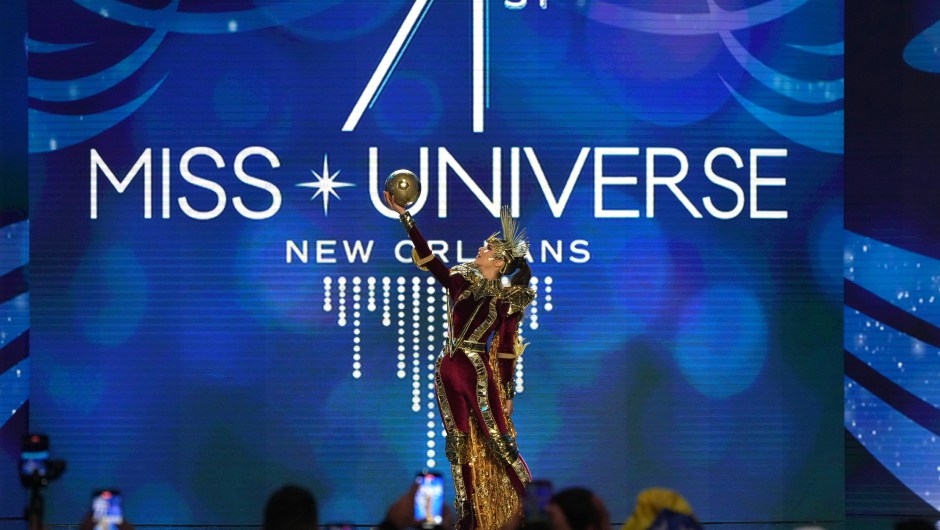 Miss Venezuela, Amanda Dudamel, sube al escenario durante el 71º Concurso Nacional de Vestuario Miss Universo en el Centro de Convenciones Morial de Nueva Orleans el 11 de enero de 2023 en Nueva Orleans, Luisiana. (Foto de Josh Brasted/Getty Images)