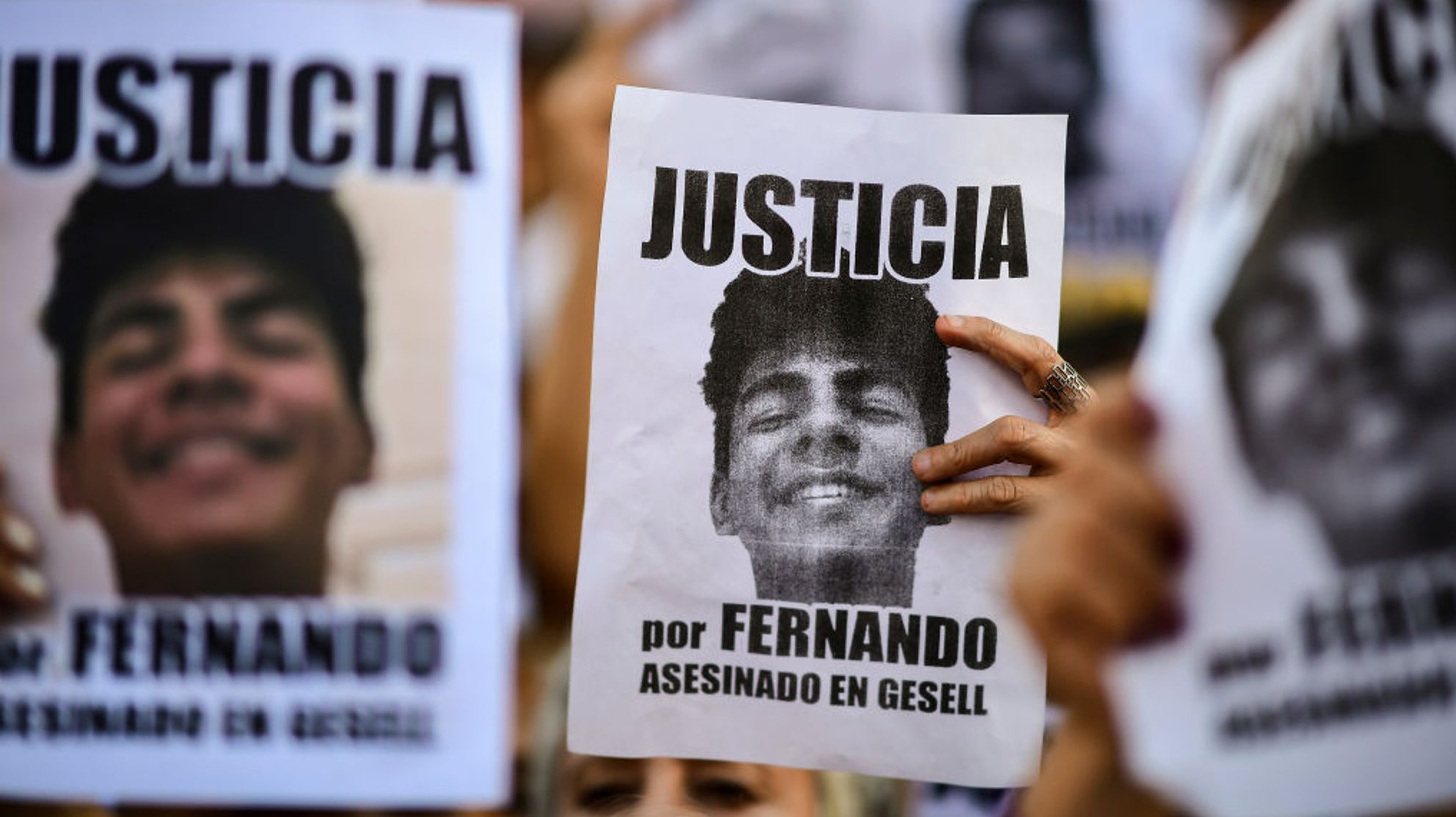 Fernando Báez Sosa en una manifestación frente al edificio del Congreso en Buenos Aires el 18 de febrero de 2020. (Foto de Ronaldo Schemidt/AFP/Getty Images)