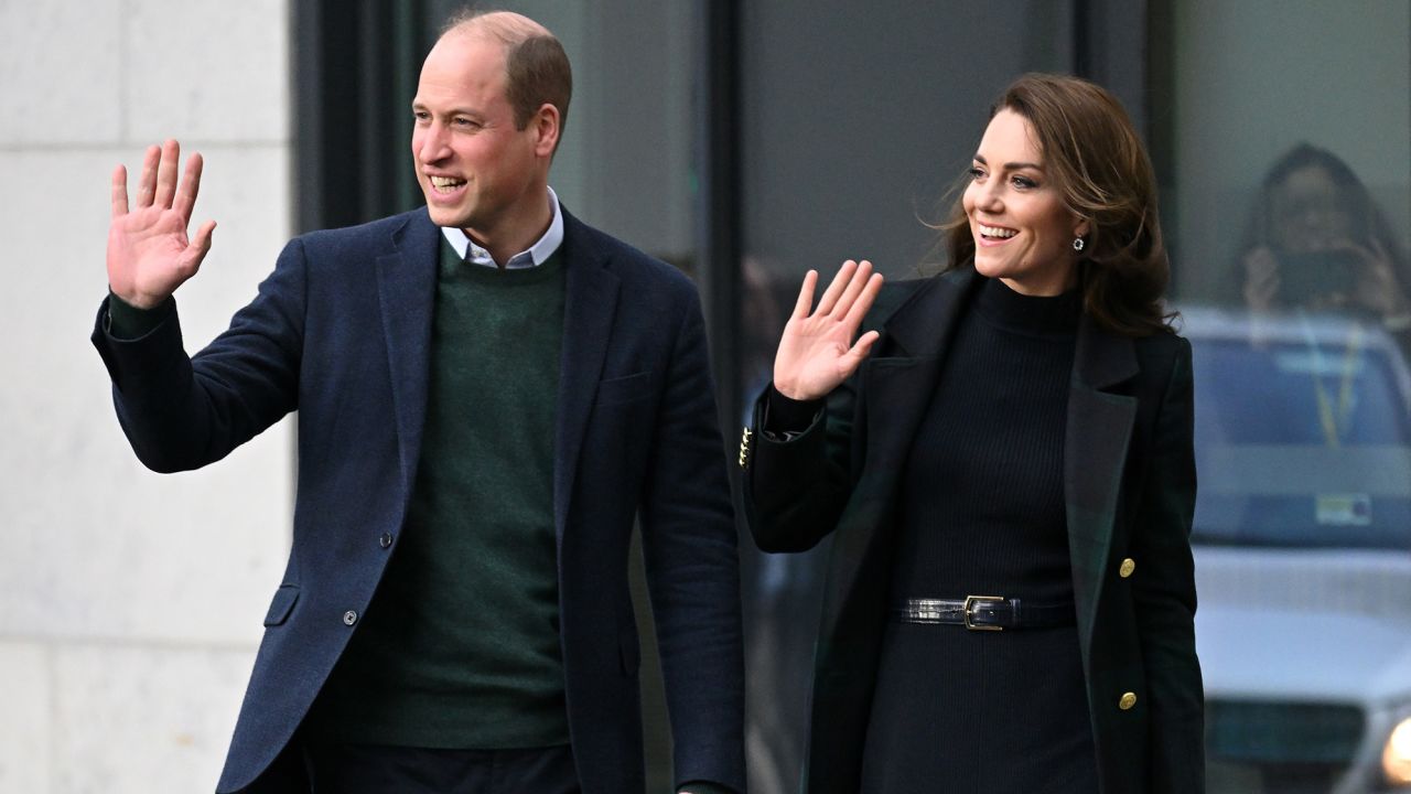 Los príncipes William y Kate, en Liverpool, Inglaterra, el 13 de enero.