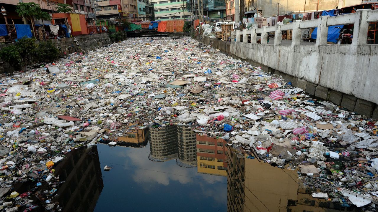 rio basura plástico desechables