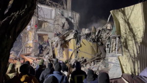 Misil impacta a pocos metros de un equipo de CNN en Ucrania