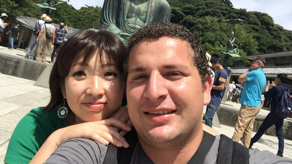El contraste cultural de una pareja japonesa-hondureña