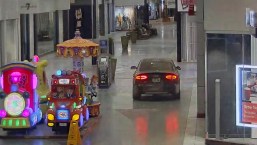 Dos sospechosos entran con un auto robado a los pasillos de un centro comercial en Canadá