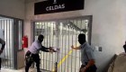 CNN ingresa a megacárcel de El Salvador