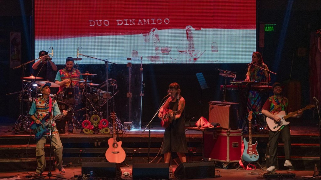 Aterciopelados se prepara para celebrar el 25 aniversario de su disco "El Dorado"