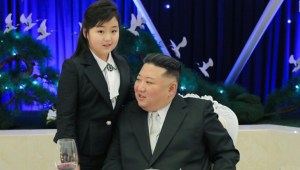Kim Jong Un lleva a su posible sucesora a banquete militar