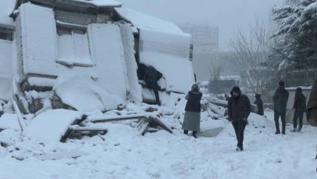 El frío dificulta las labores de rescate en Siria y Turquía, ¿qué dice un experto?