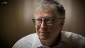 Bill Gates no considera ser un "hipócrita" al volar en su jet privado