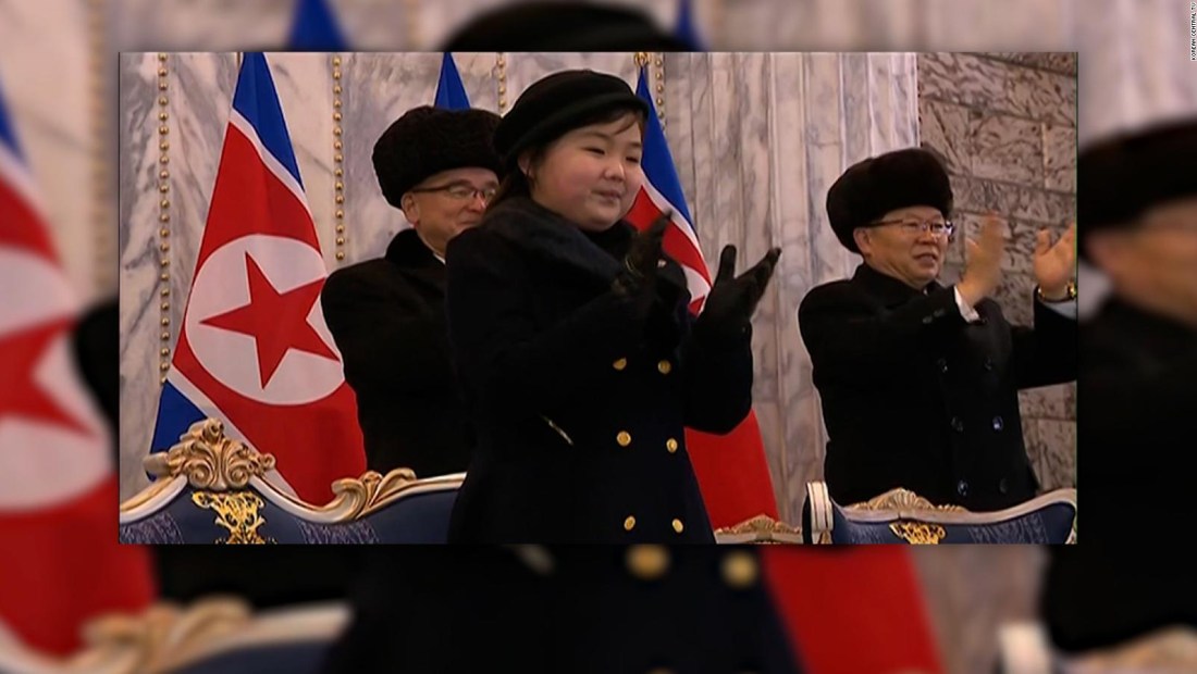 5 cosas: Kim Jong Un y su hija asisten a desfile militar