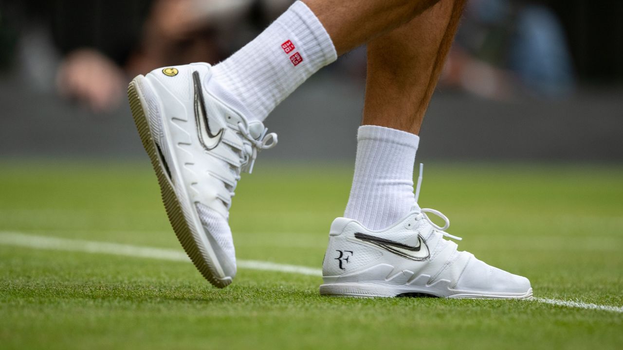 Plano Asistente Alegre Exdirectivo de Nike: Dejar que Federer se fuera a Uniqlo fue una "atrocidad"