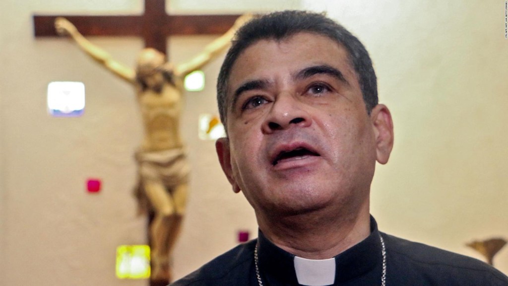 Condena a obispo Rolando Álvarez por más de 26 años de prisión
