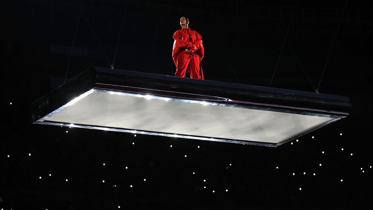Por qué se eligió un escenario flotante para Rihanna en el Super Bowl
