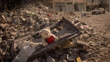 Terremoto en Siria: llega poca ayuda humanitaria y el tiempo se agota