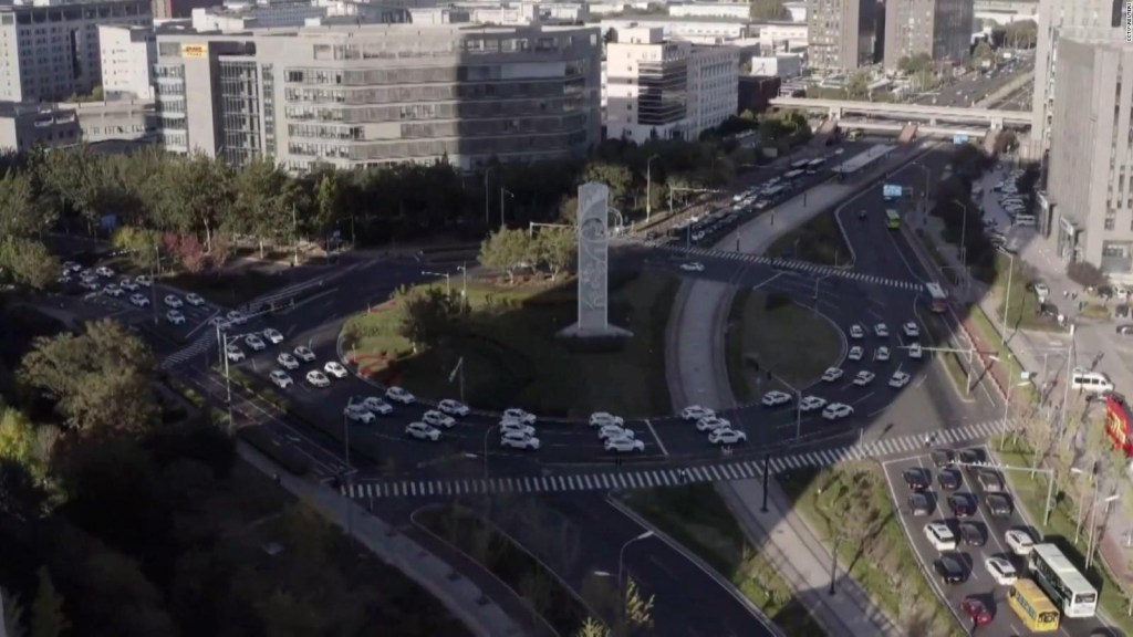 Prueban vehículos autónomos en carreteras de China