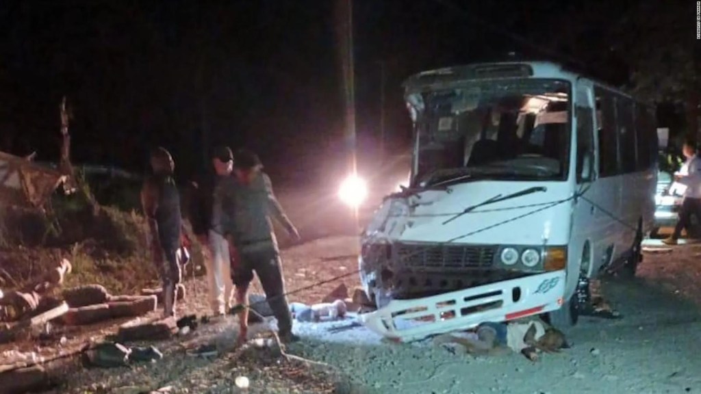 Accidente de autobús con migrantes deja decenas de muertos en Panamá