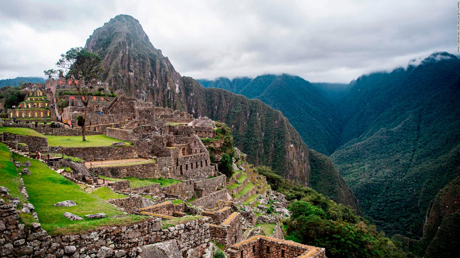 Machu Picchu reopens its doors after several days of protests in Peru