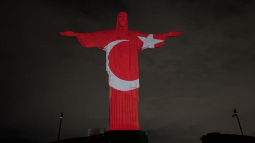 Flags of Turkey and Syria over Christ the Redeemer