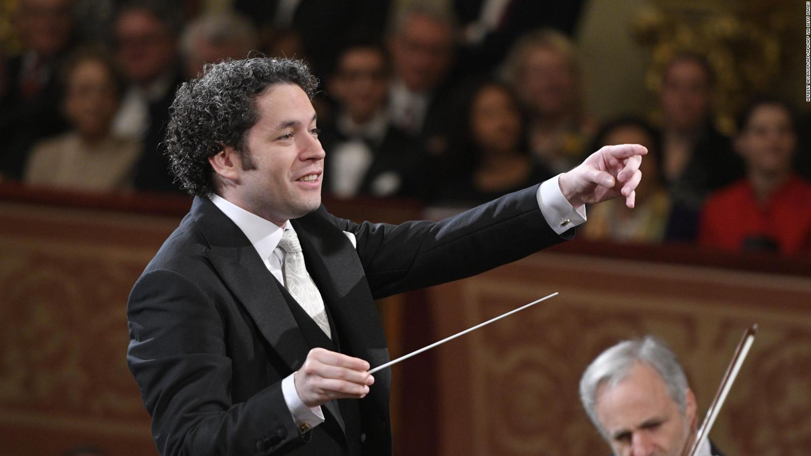 Gustavo Dudamel dirigiendo la Filarmónica de Nueva York