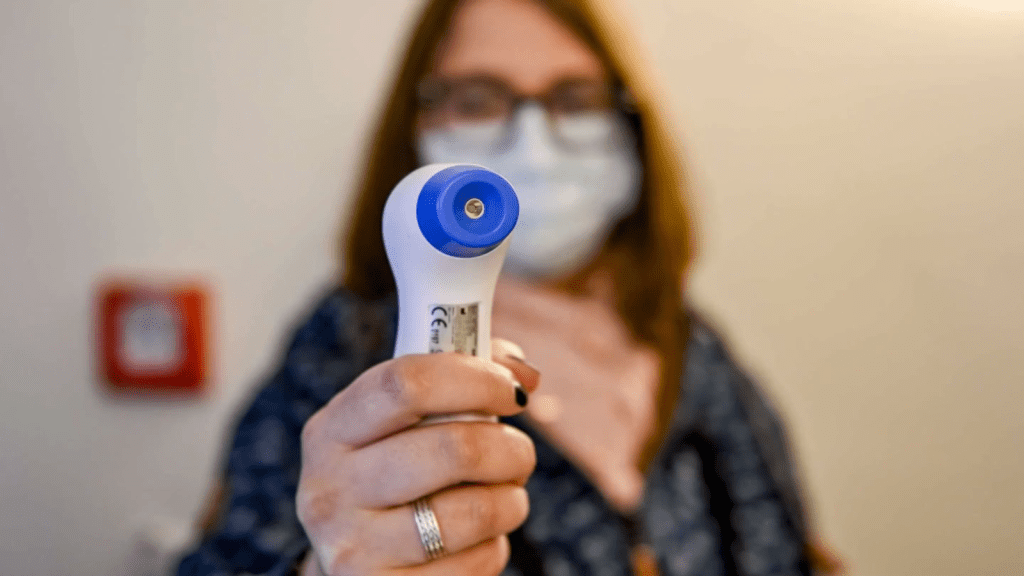Pediatra ofrece metodos para bajar la fiebre infantil
