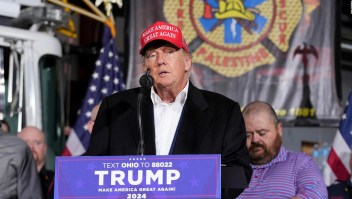 Trump visita pueblo en crisis por sustancias tóxicas