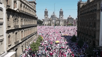 Así se llenó el Zócalo de la Ciudad de México en la marcha del INE