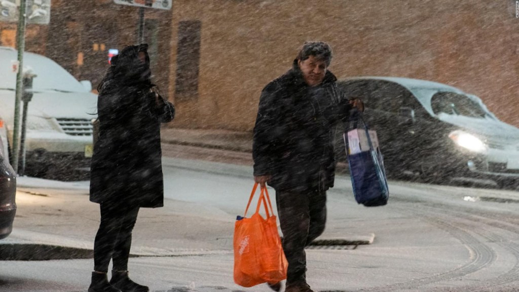 50 millones de personas, bajo alerta de tormenta invernal en el noreste de EEUU.