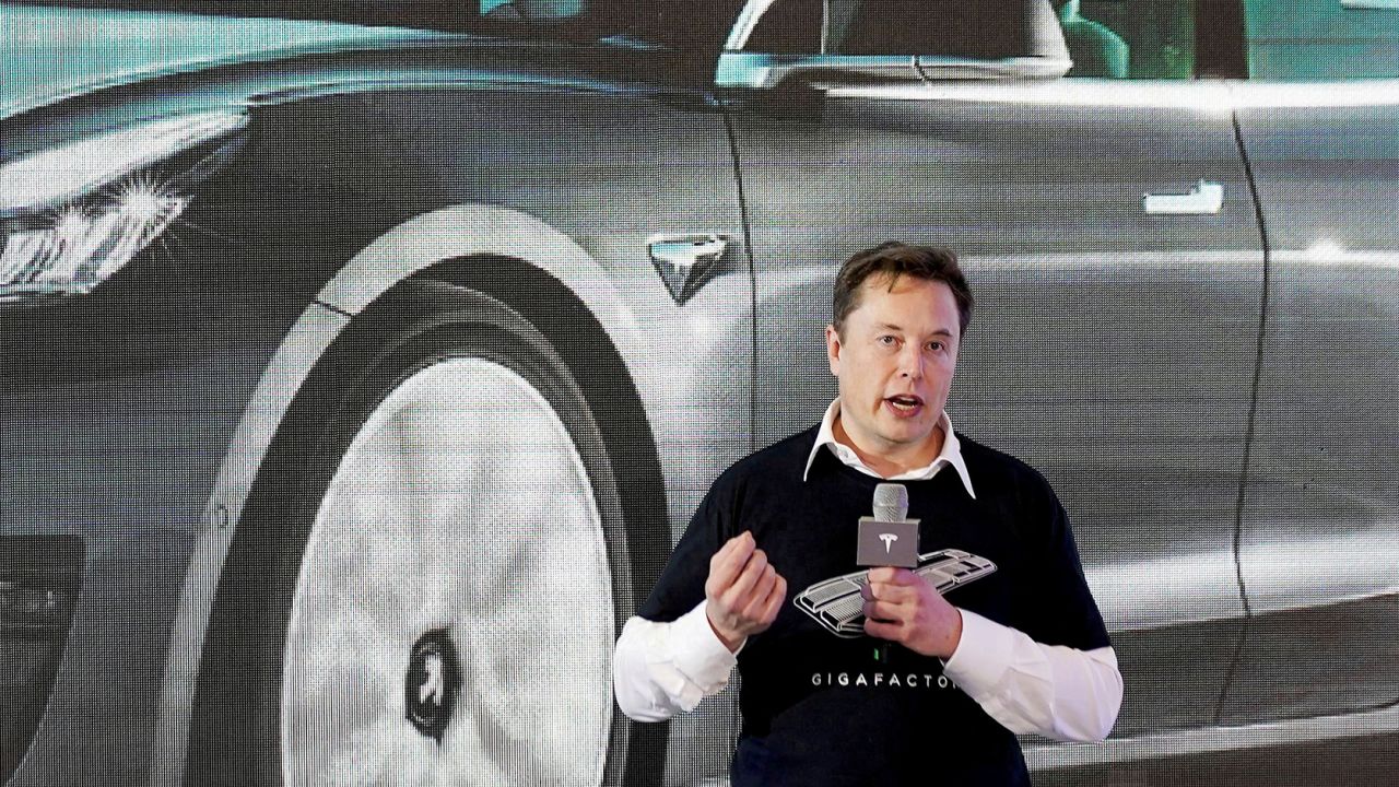 Los accionistas demandan a Tesla y Elon Musk por lo que dijeron sobre la seguridad de la conducción autónoma