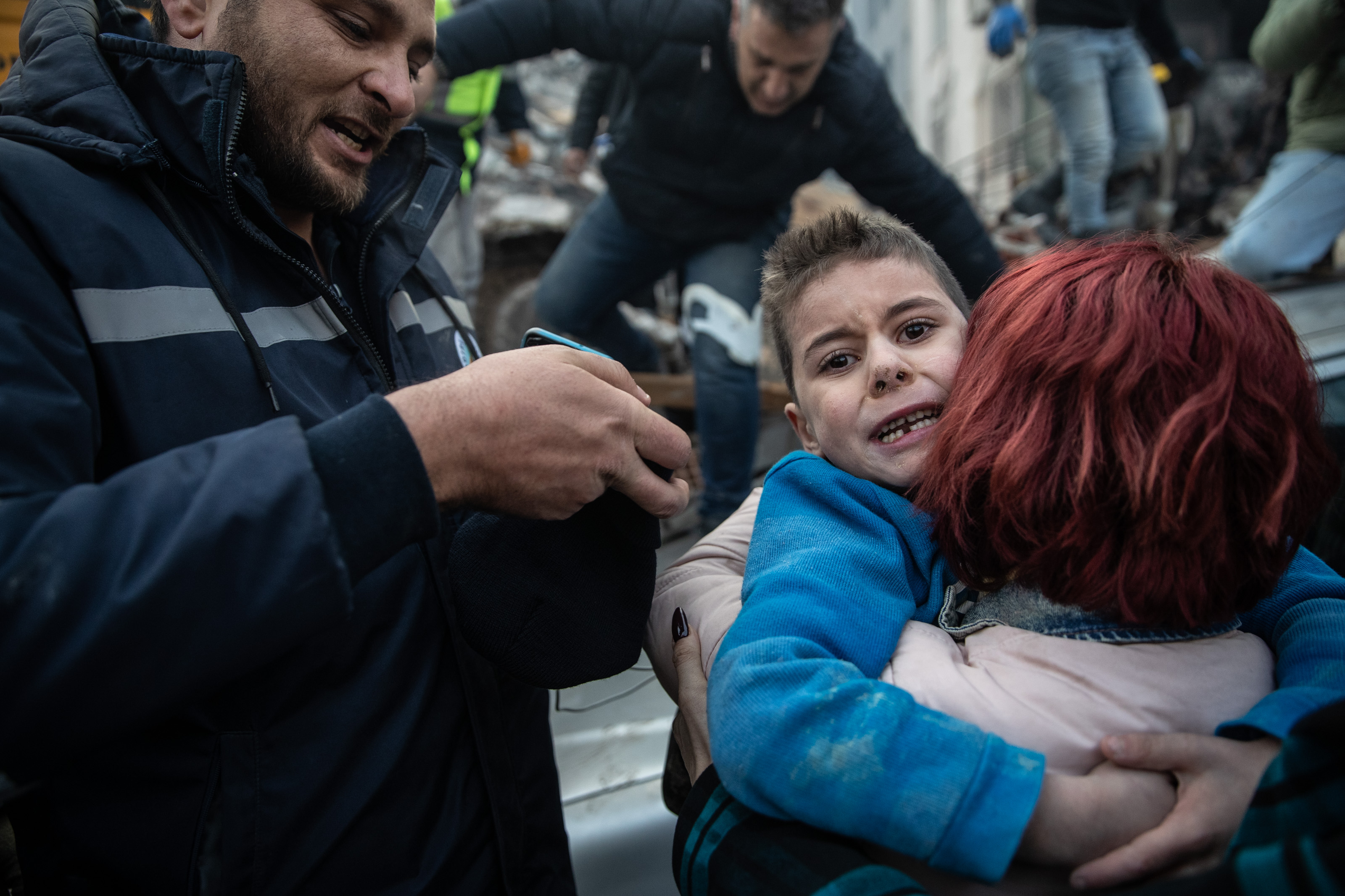 Esperanza Tras La Tragedia: Los Emotivos Rescates De Sobrevivientes ...