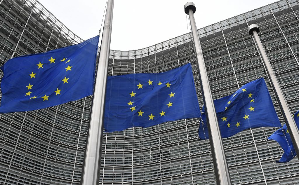 Banderas de la Unión Europea. (Crédito: JOHN THYS/AFP vía Getty Images)