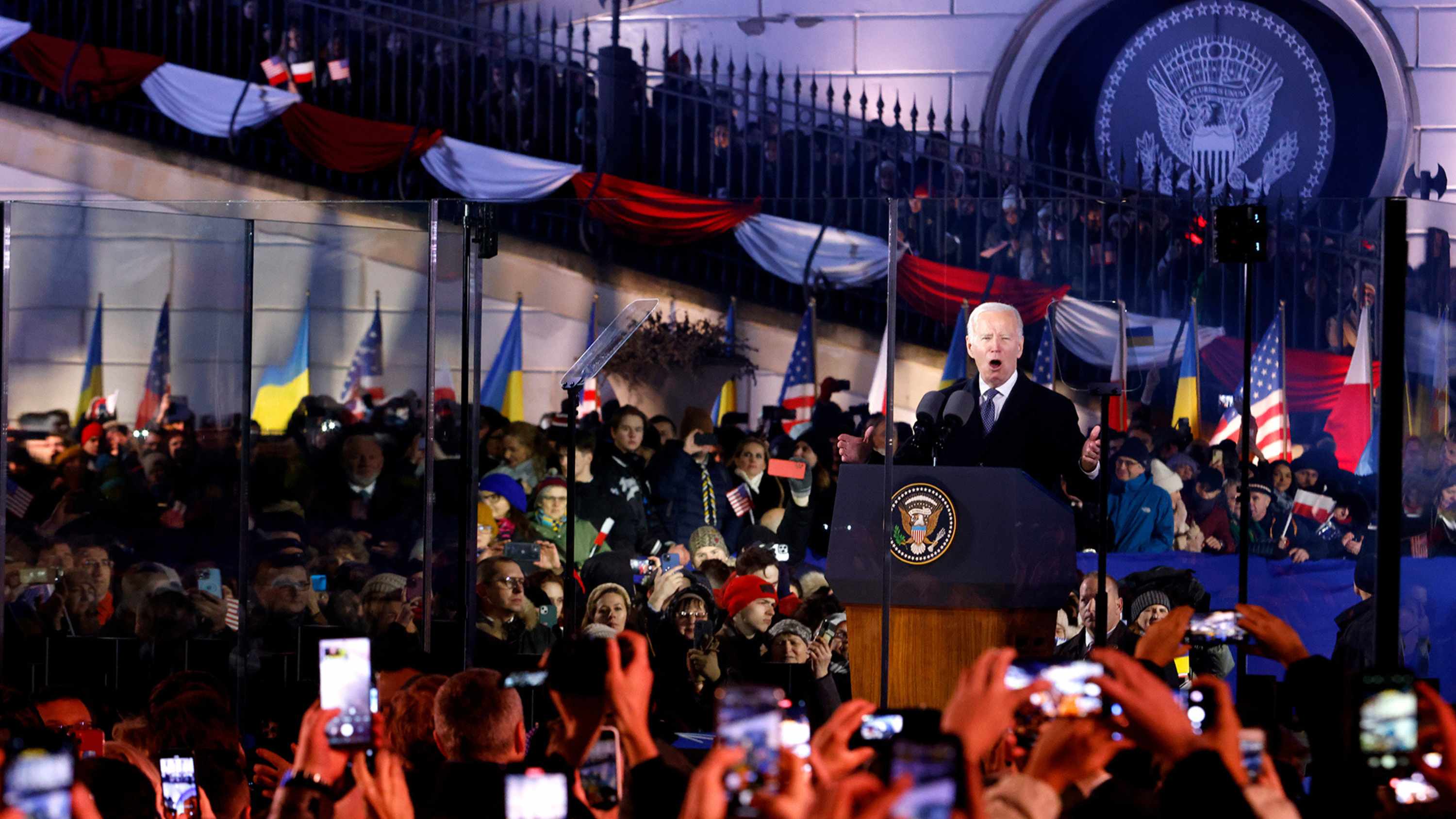 Joe Biden pronunció un discurso sobre la guerra en Ucrania desde Varsovia, Polonia. 
