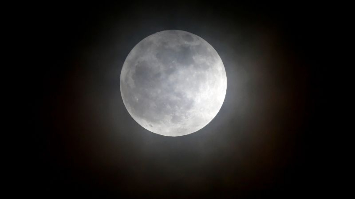 Tres Meses + Las Luces De Febrero + Nosotros En La Luna