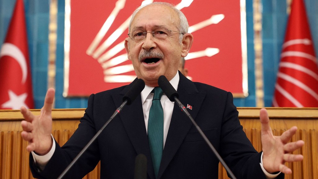 Kemal Kilicdaroglu, líder del Partido Republicano del Pueblo (CHP), principal partido de la oposición en Turquía. (Crédito: ADEM ALTAN/AFP vía Getty Images)