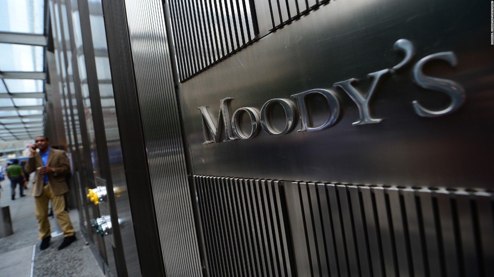 Moody’s revisa la calificación de 6 bancos regionales de EE. UU.
