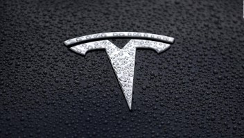 Tesla, investigada por fallas con los cinturones de seguridad