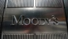 UU.: Moody's podría rebajar la calificación de seis bancos