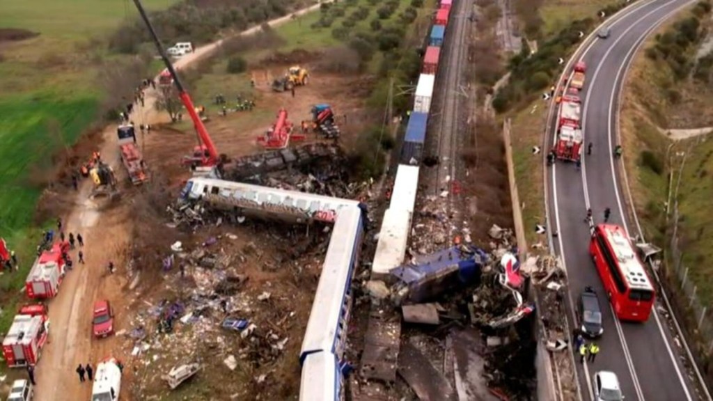 Drone video shows train crash in Greece