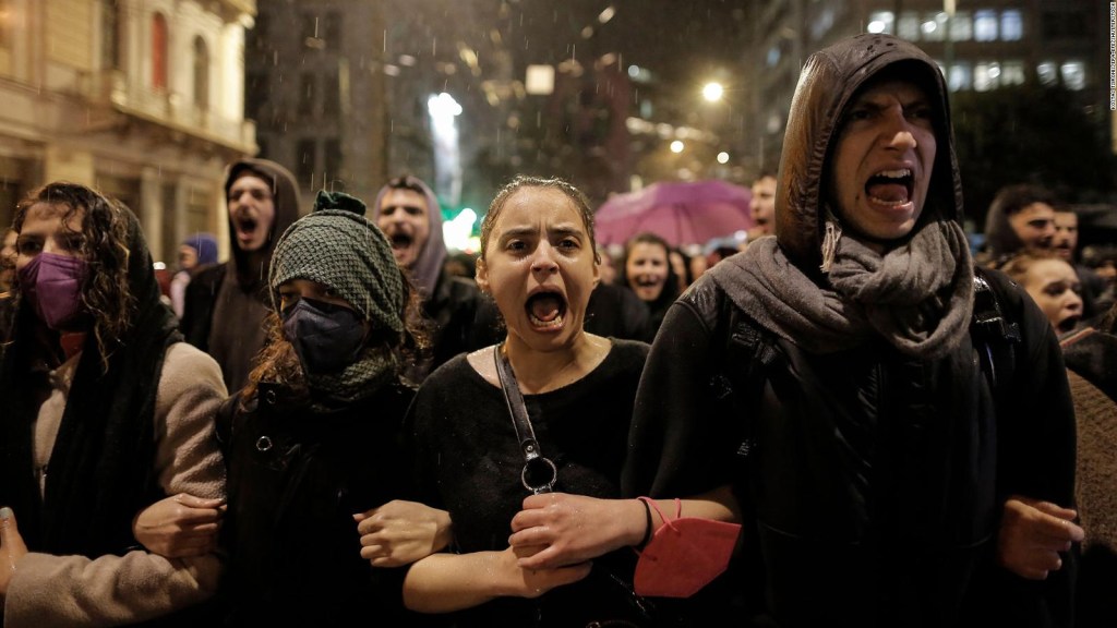 5 cosas: protestas en Grecia tras choque de trenes