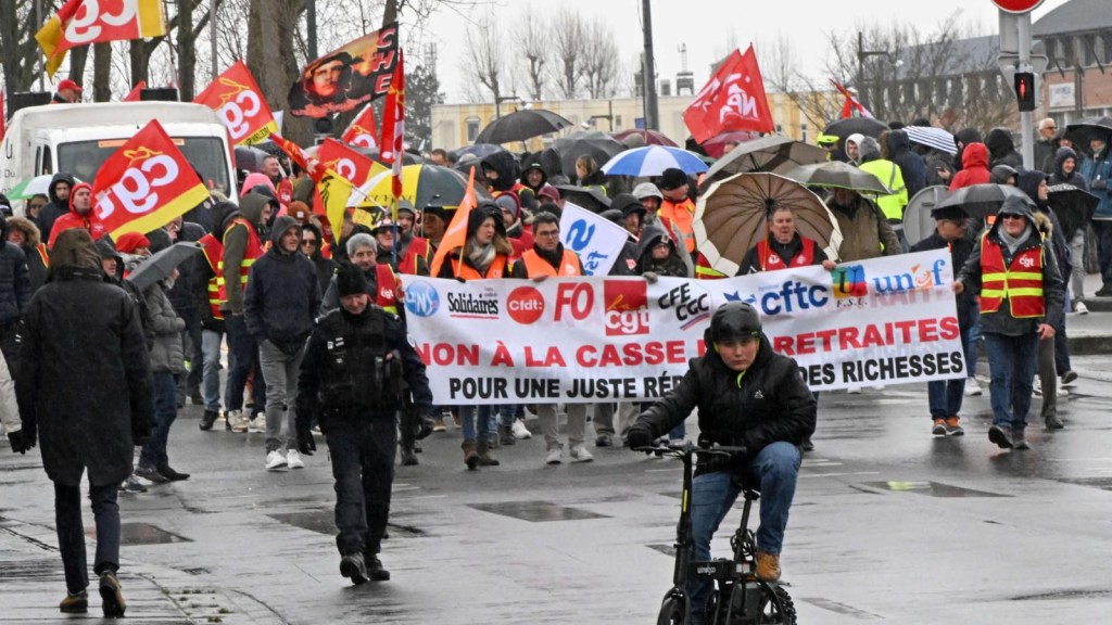 Francia protestó contra la reforma que aumenta la edad jubilatoria