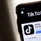 El Reino Unido también prohibió el uso de TikTok en dispositivos gubernamentales.