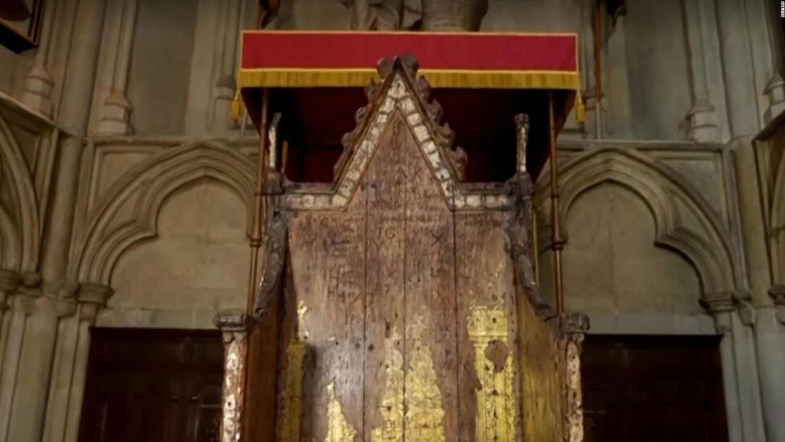 Histórico trono de coronación británico es renovado