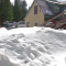 Residente afectada por las nevadas en California agradecida por la ayuda