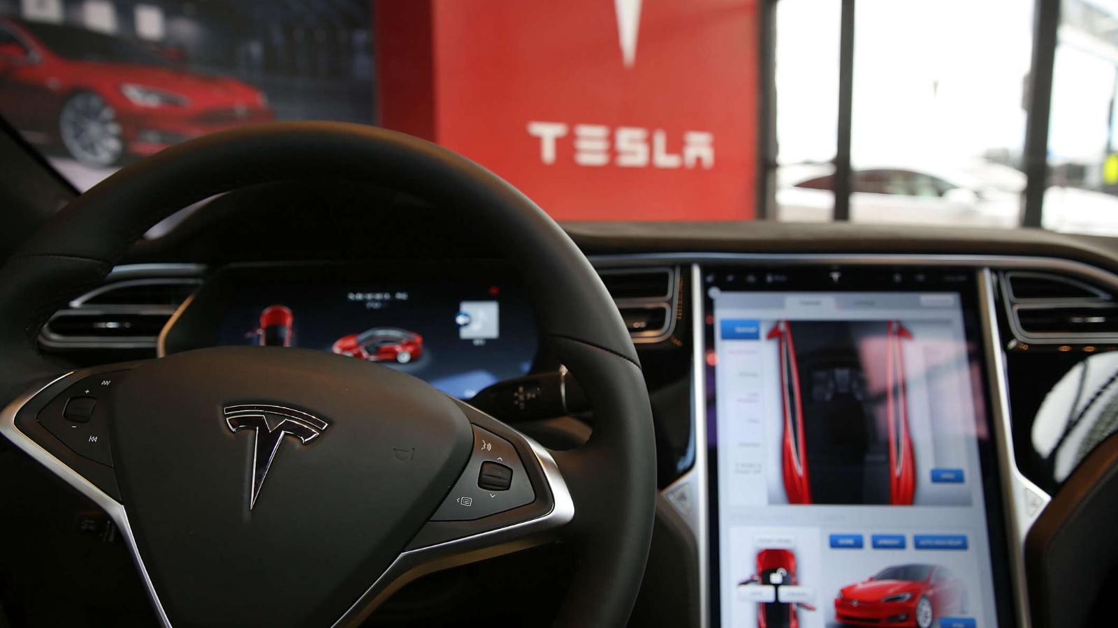 Tesla Model Y 2023 bajo investigación por volante desprendido |  Video